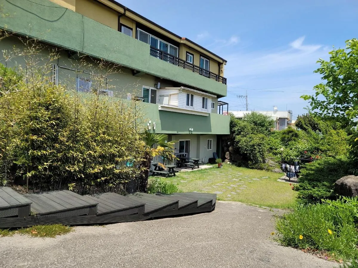 Jeju Oreum Pension